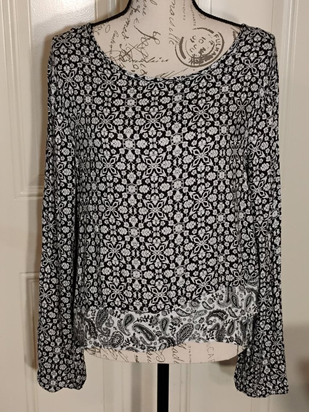 Freshman 1996 Blouse Women Pullover Size Large Color Black & White